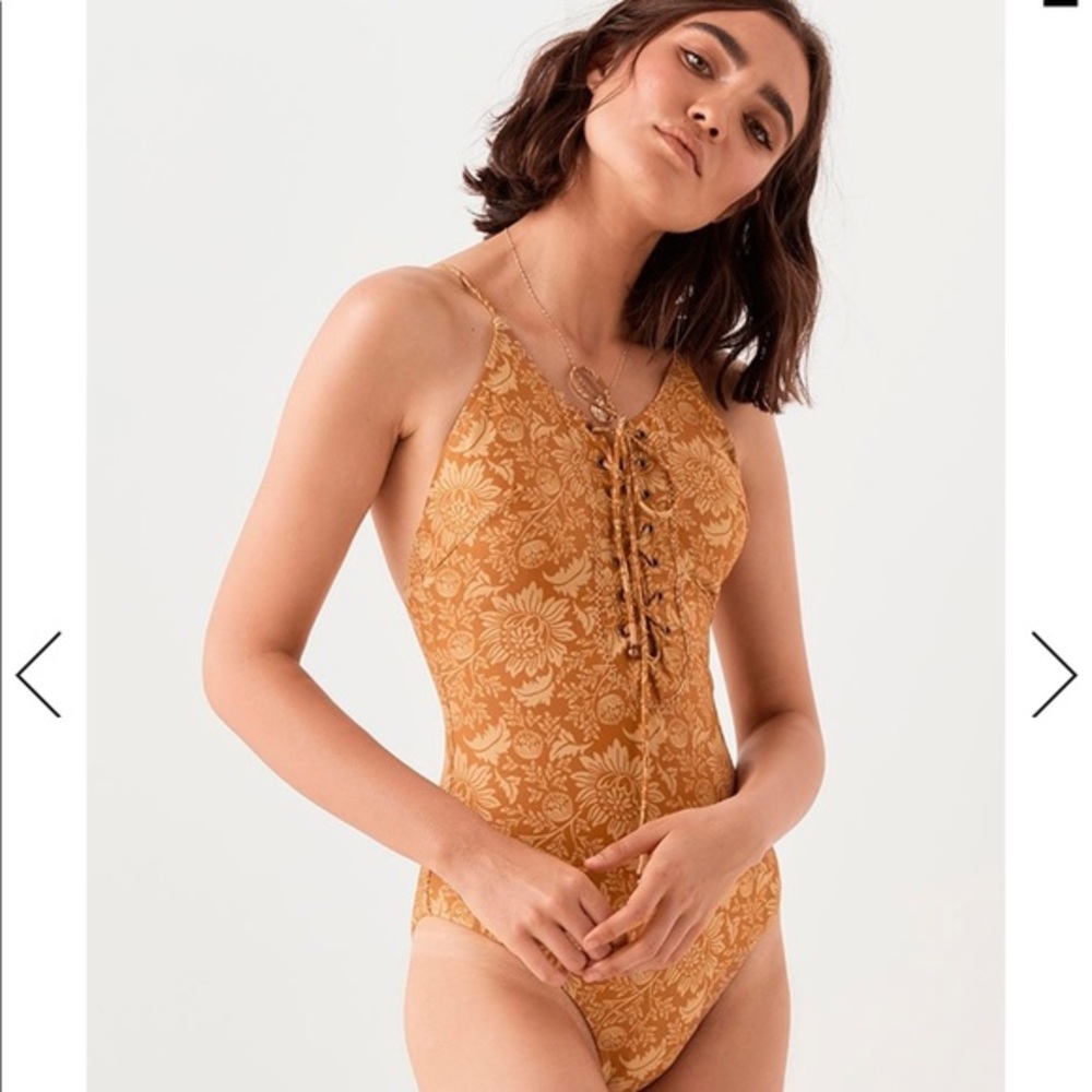 NWT Spell & The Gypsy Lioness One Piece Su…